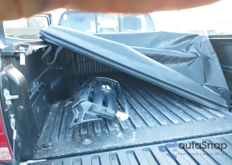 2005 Toyota Tacoma Prerunner V6 from USA, damaged, VIN 3TMKU72N85M002632